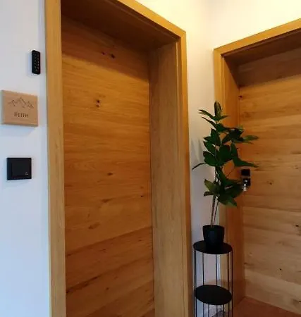 Chalet-uni- Boxspringbett Kueche-ruhig-parkplatz