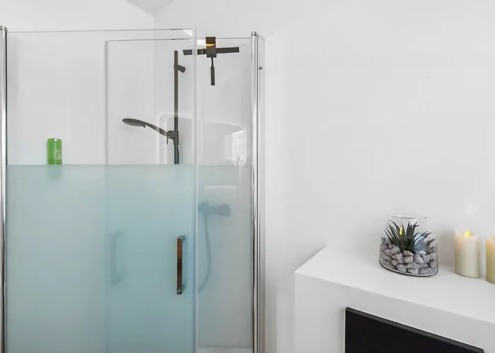 Chalet-uni- Boxspringbett Kueche-ruhig-parkplatz شقة بوخوم