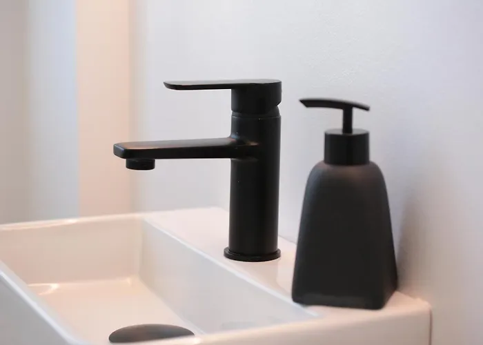 Chalet-uni- Boxspringbett Kueche-ruhig-parkplatz